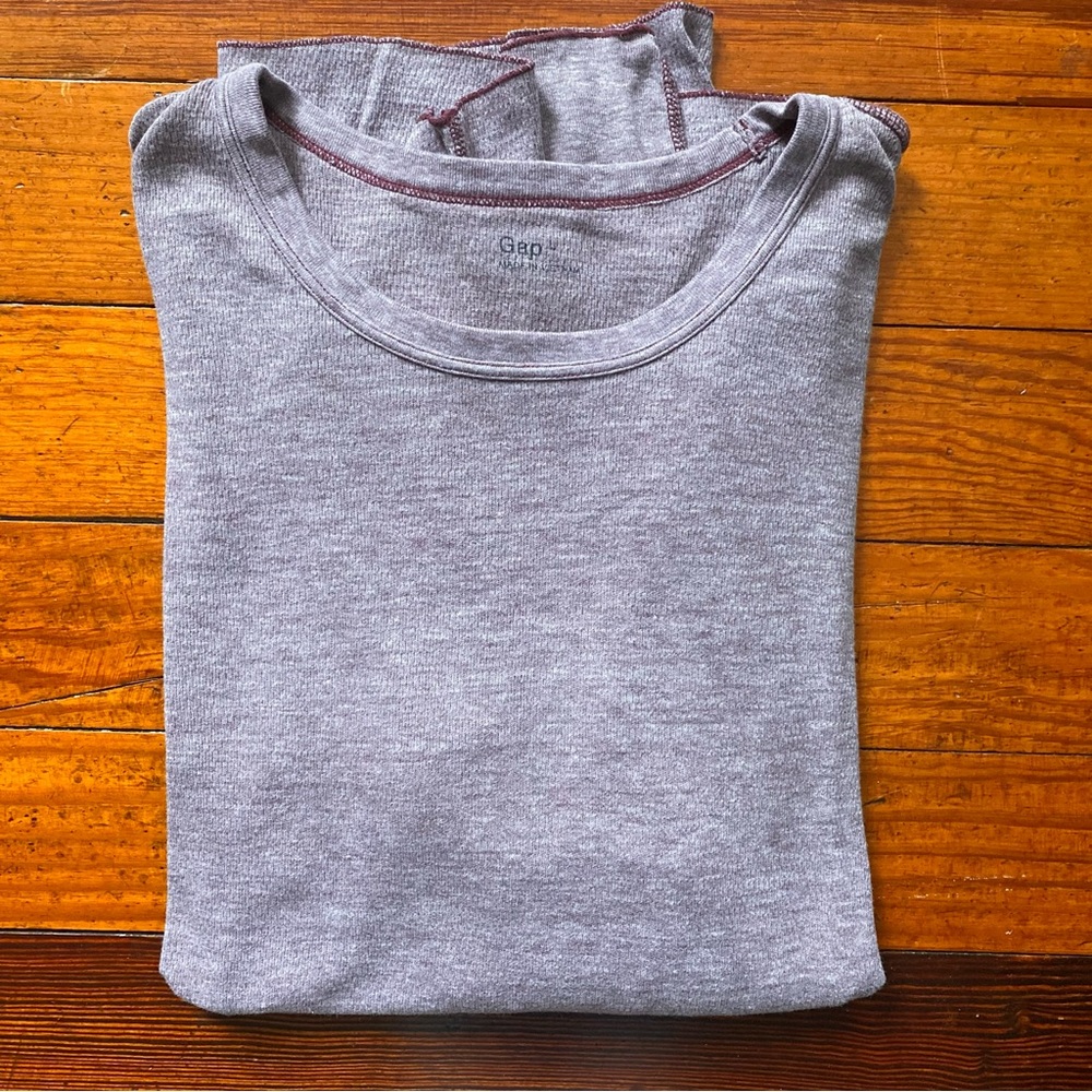 GAP Men’s thermal long sleeve crew neck shirt mauve / gray Size Large